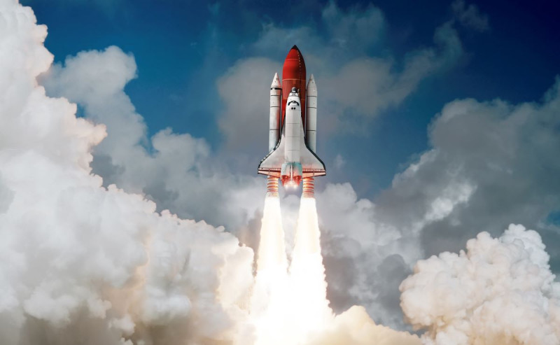 Space shuttle during launch